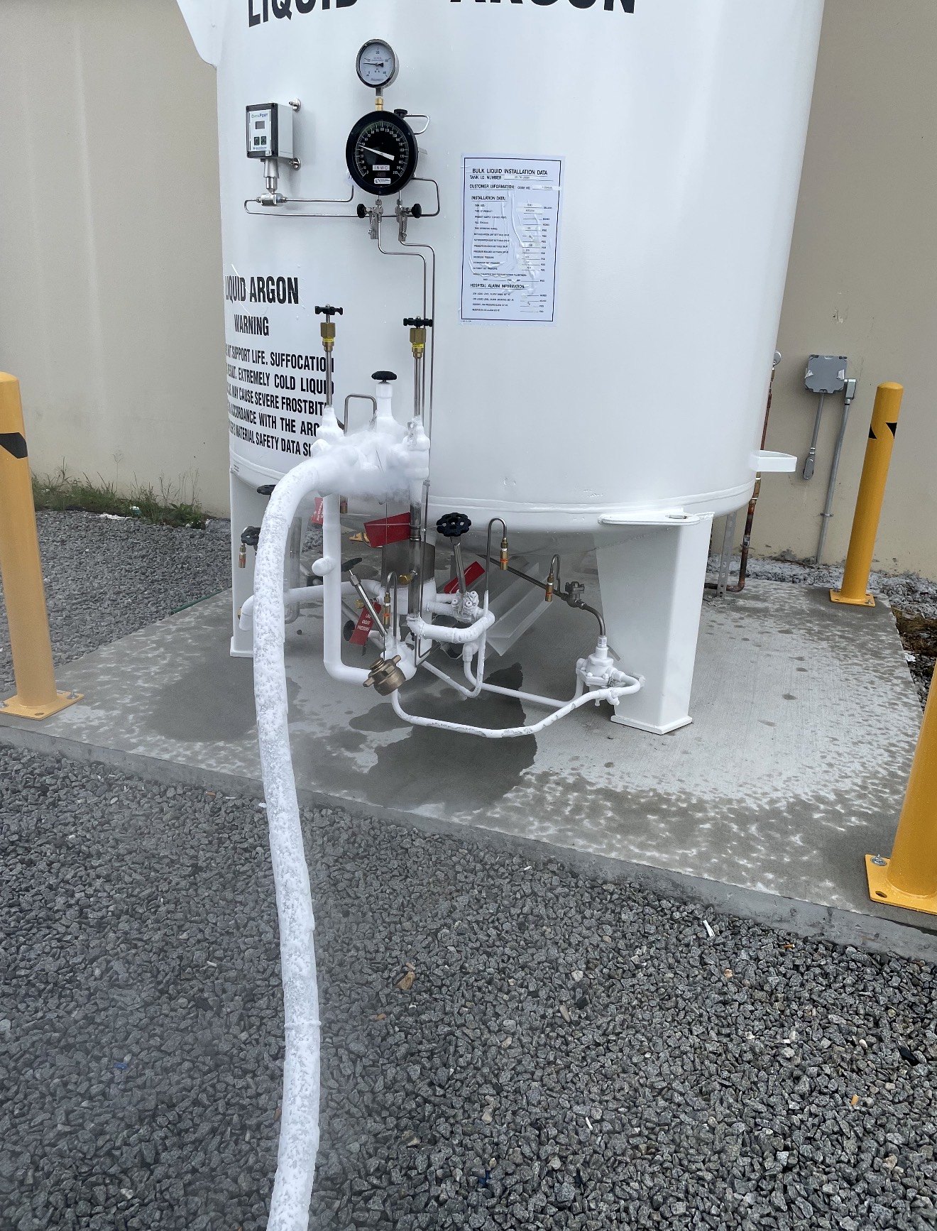 Liquid argon bulk vessel and cryogenic system service